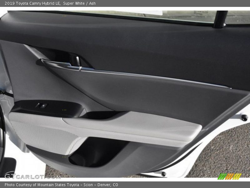 Super White / Ash 2019 Toyota Camry Hybrid LE