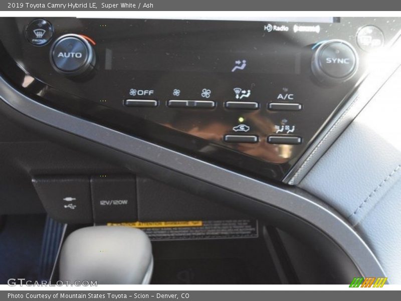 Super White / Ash 2019 Toyota Camry Hybrid LE