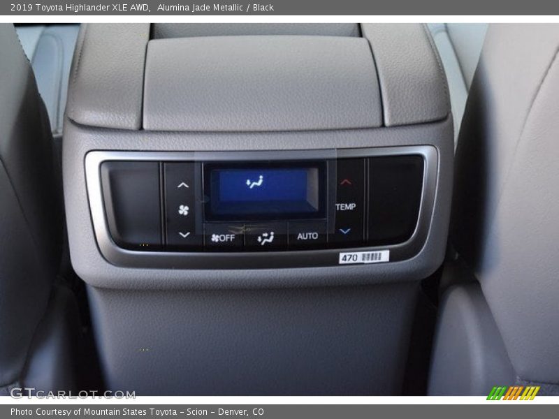 Alumina Jade Metallic / Black 2019 Toyota Highlander XLE AWD