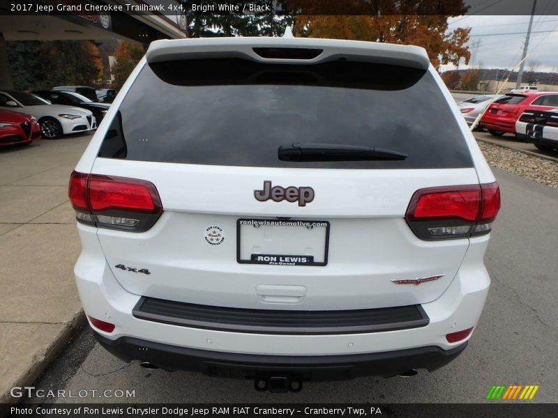 Bright White / Black 2017 Jeep Grand Cherokee Trailhawk 4x4