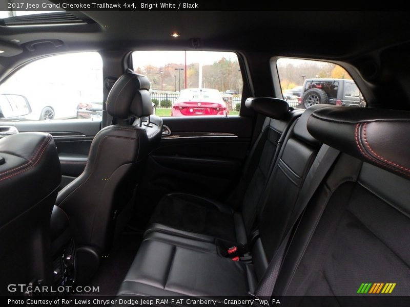 Bright White / Black 2017 Jeep Grand Cherokee Trailhawk 4x4