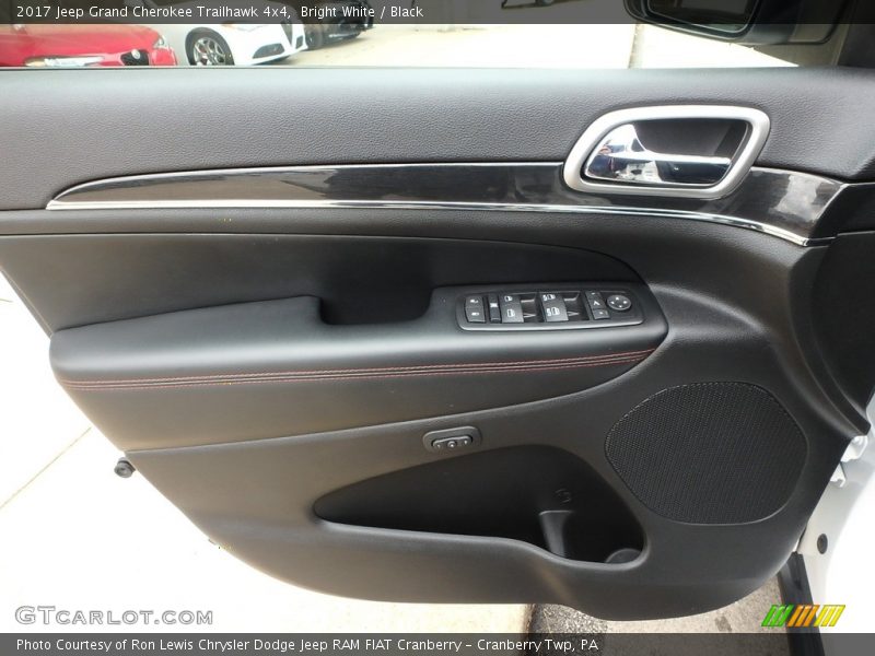 Bright White / Black 2017 Jeep Grand Cherokee Trailhawk 4x4
