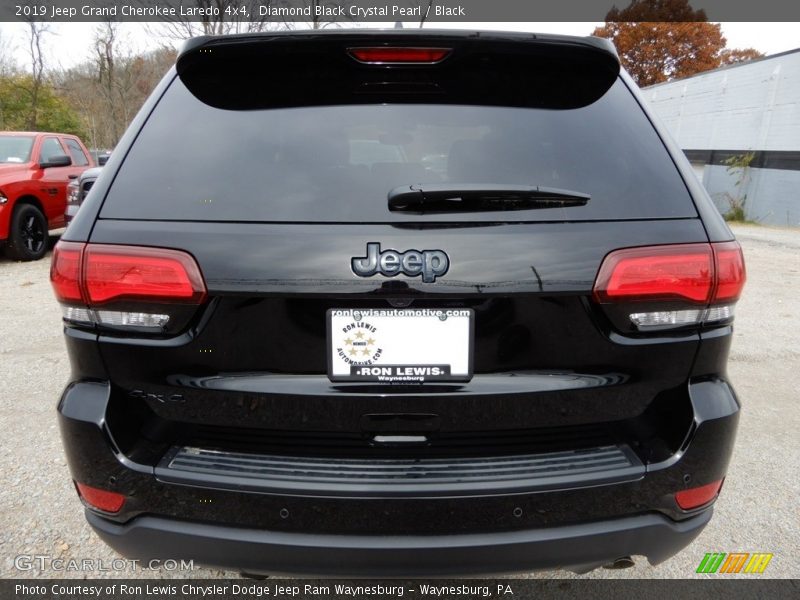 Diamond Black Crystal Pearl / Black 2019 Jeep Grand Cherokee Laredo 4x4