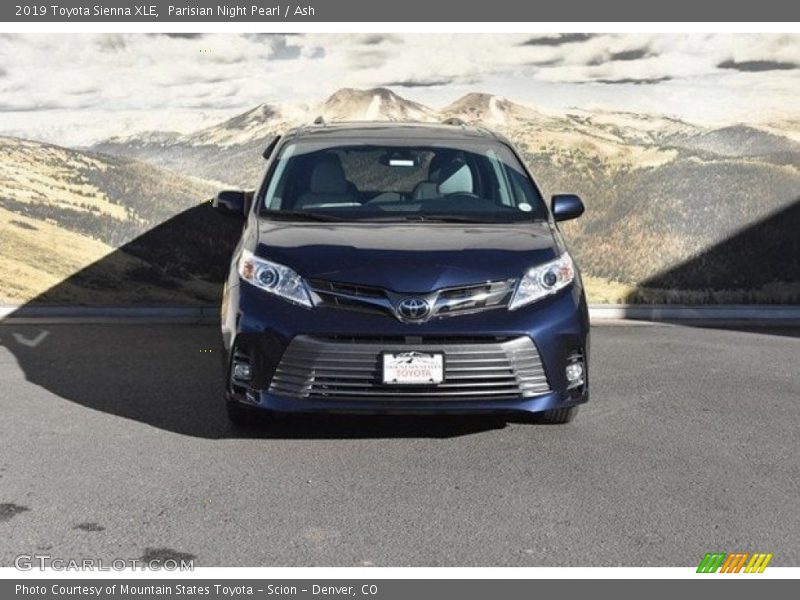 Parisian Night Pearl / Ash 2019 Toyota Sienna XLE