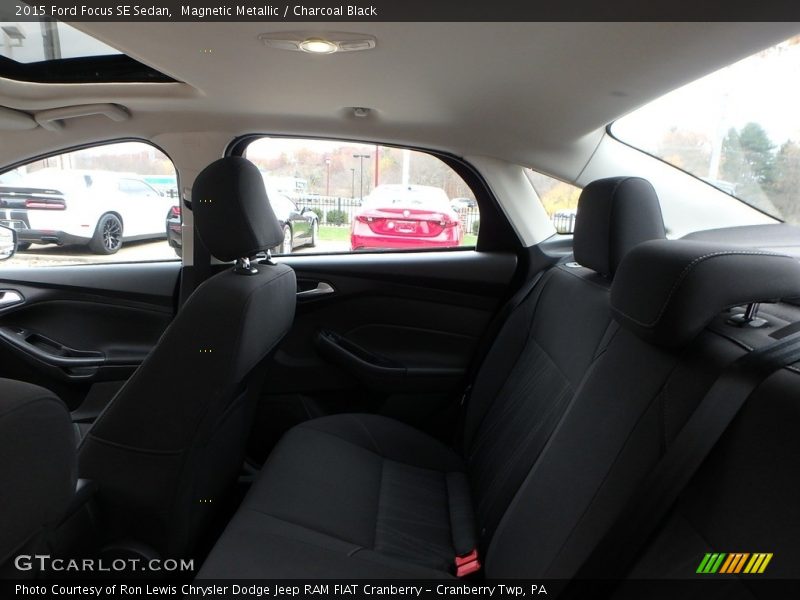Magnetic Metallic / Charcoal Black 2015 Ford Focus SE Sedan