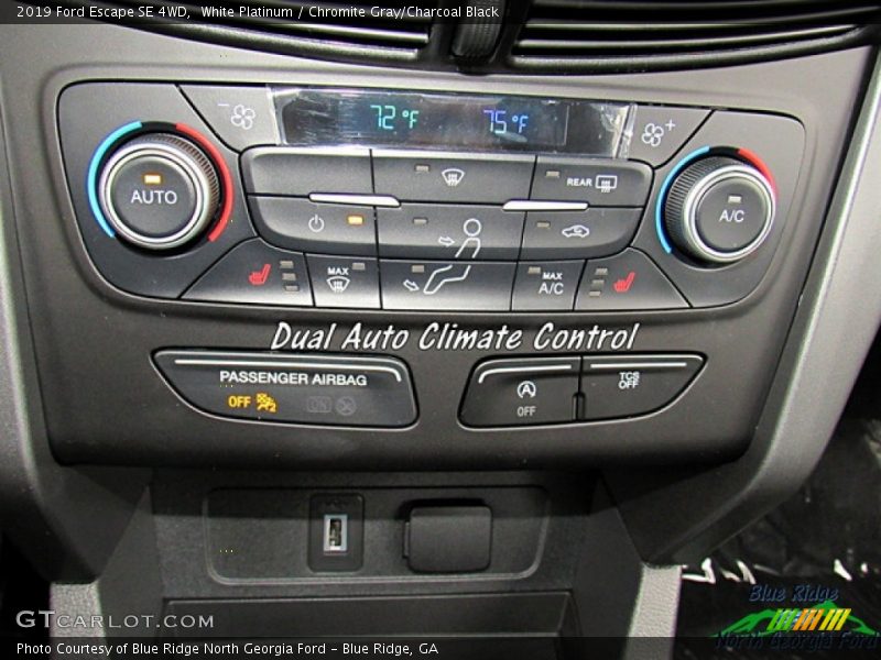 White Platinum / Chromite Gray/Charcoal Black 2019 Ford Escape SE 4WD