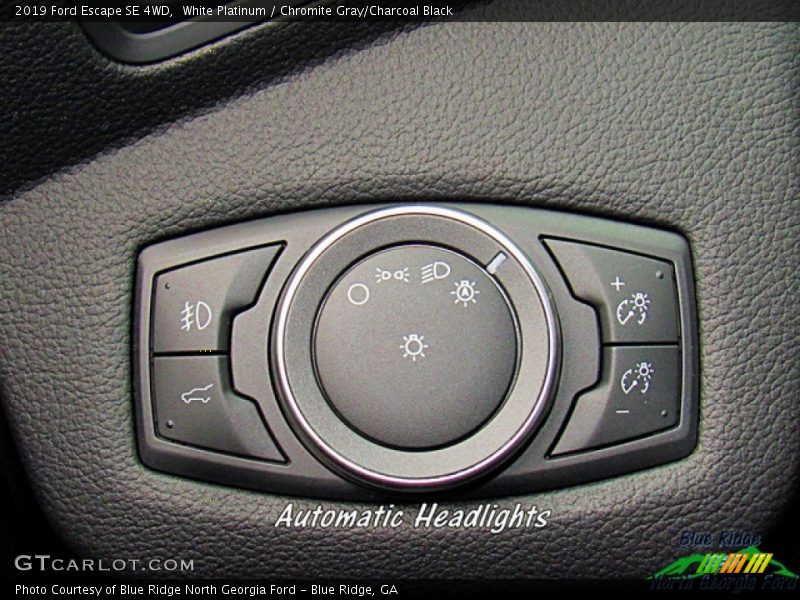 White Platinum / Chromite Gray/Charcoal Black 2019 Ford Escape SE 4WD