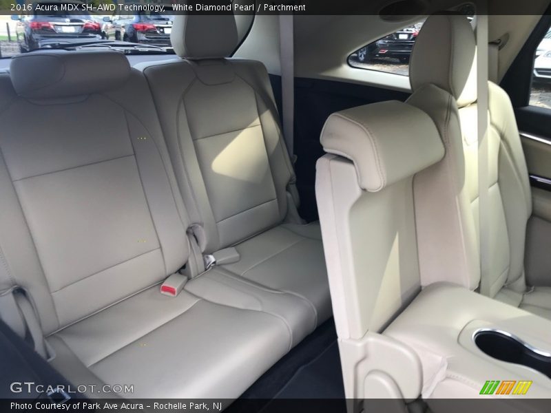 White Diamond Pearl / Parchment 2016 Acura MDX SH-AWD Technology
