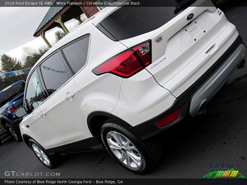 White Platinum / Chromite Gray/Charcoal Black 2019 Ford Escape SE 4WD
