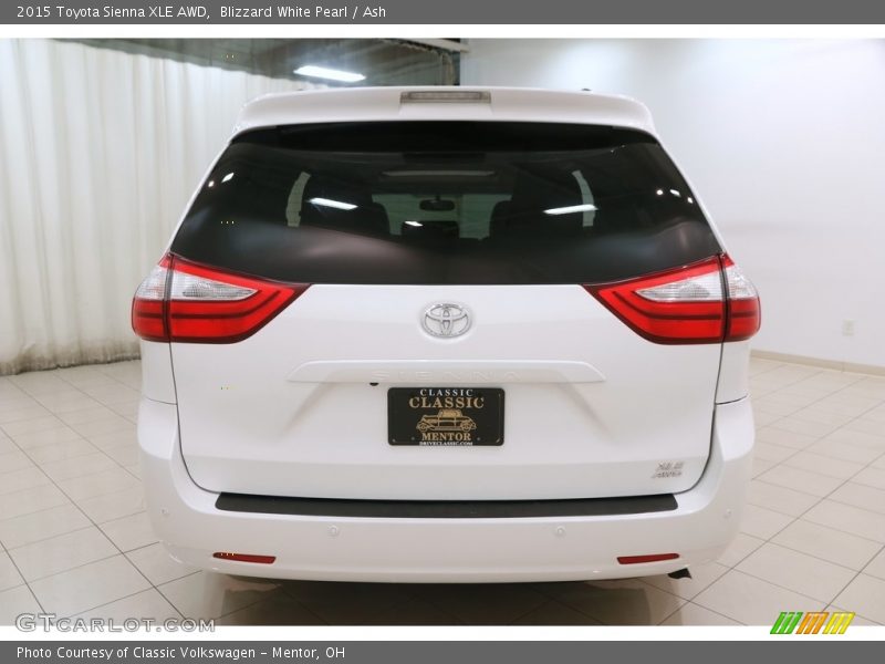 Blizzard White Pearl / Ash 2015 Toyota Sienna XLE AWD