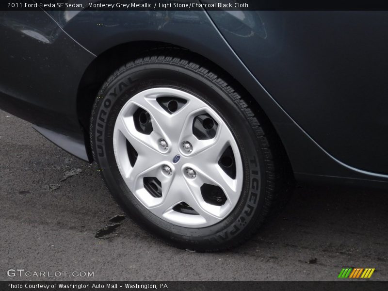 Monterey Grey Metallic / Light Stone/Charcoal Black Cloth 2011 Ford Fiesta SE Sedan