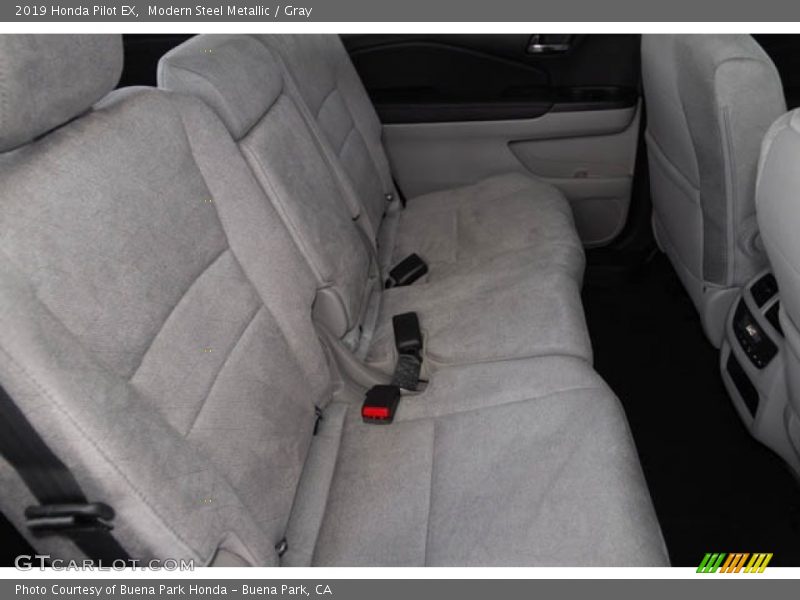 Modern Steel Metallic / Gray 2019 Honda Pilot EX