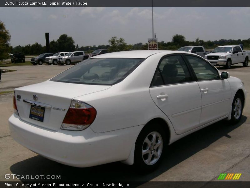 Super White / Taupe 2006 Toyota Camry LE