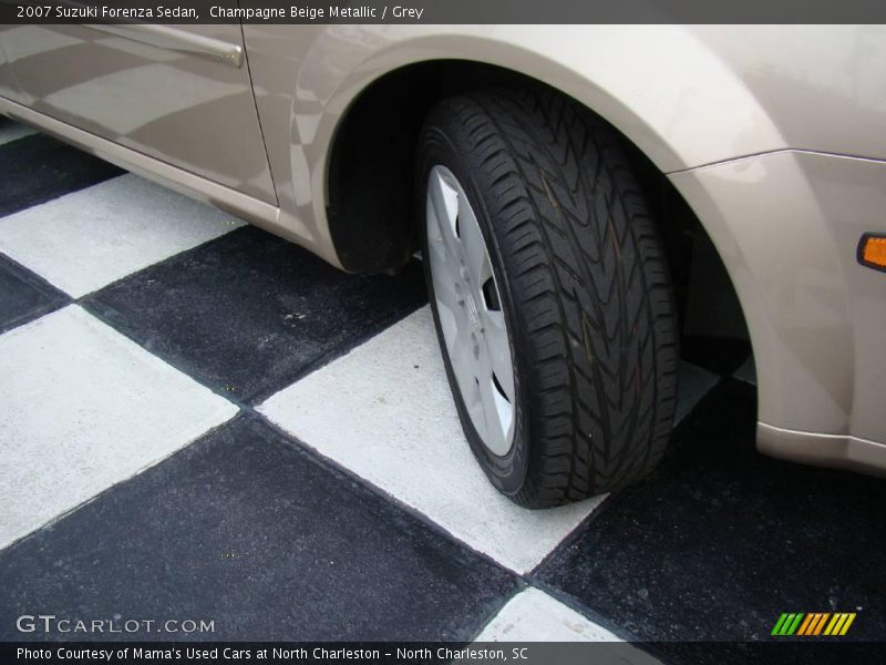 Champagne Beige Metallic / Grey 2007 Suzuki Forenza Sedan