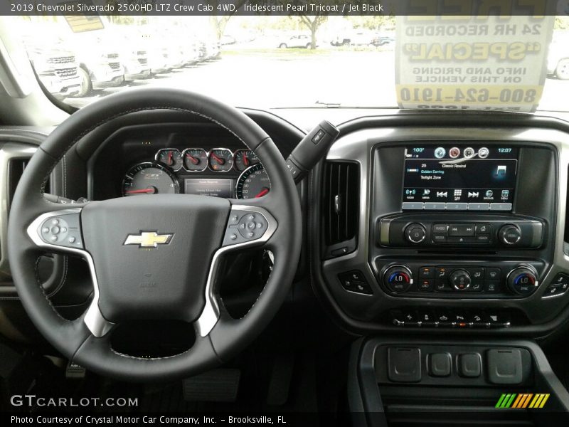 Iridescent Pearl Tricoat / Jet Black 2019 Chevrolet Silverado 2500HD LTZ Crew Cab 4WD