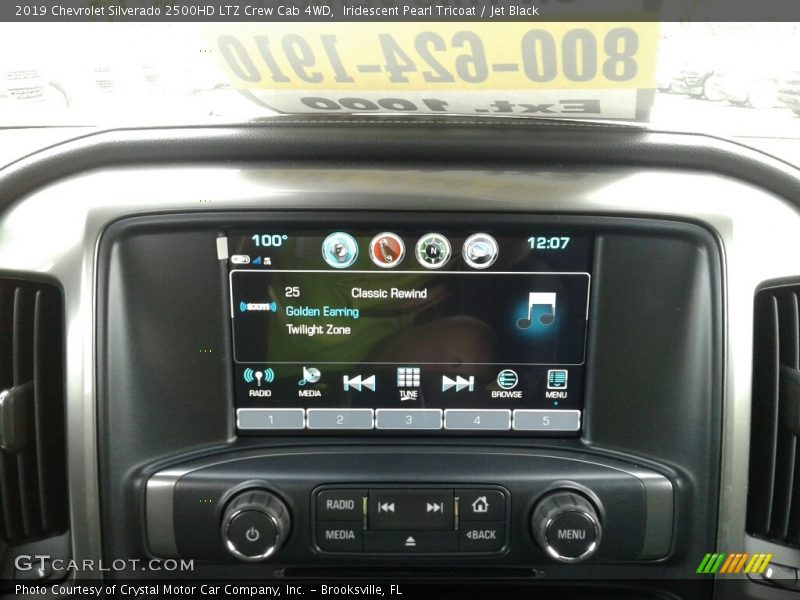 Controls of 2019 Silverado 2500HD LTZ Crew Cab 4WD