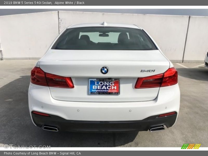Alpine White / Black 2019 BMW 5 Series 540i Sedan