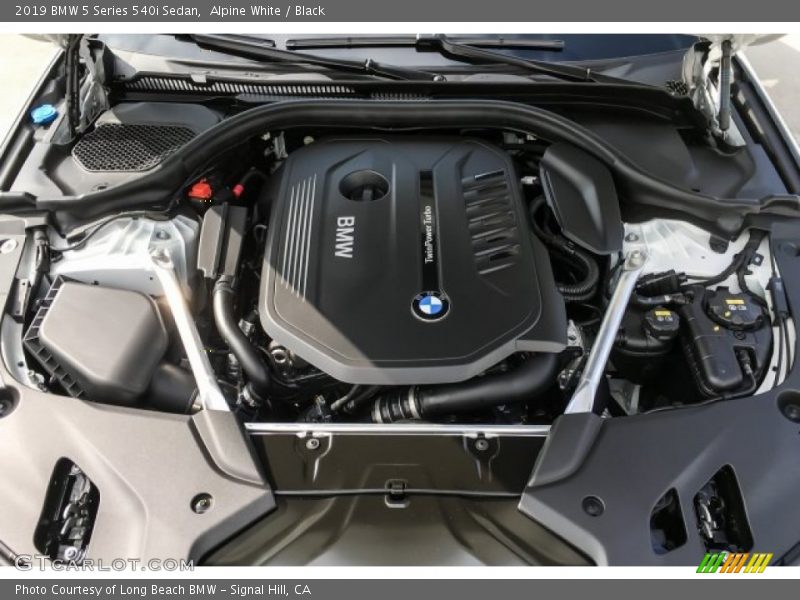 Alpine White / Black 2019 BMW 5 Series 540i Sedan