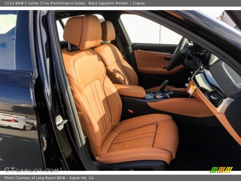 Black Sapphire Metallic / Cognac 2019 BMW 5 Series 530e iPerformance Sedan