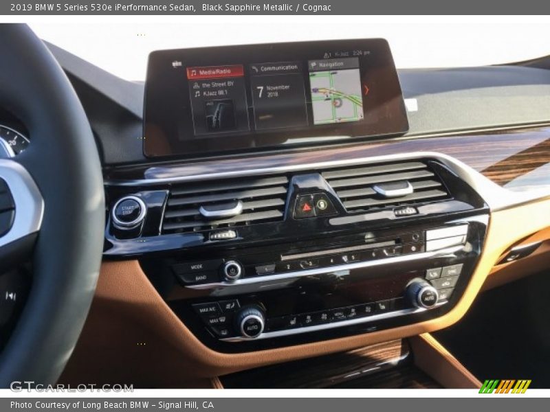 Black Sapphire Metallic / Cognac 2019 BMW 5 Series 530e iPerformance Sedan