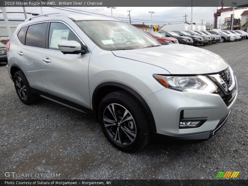 Front 3/4 View of 2019 Rogue SV AWD