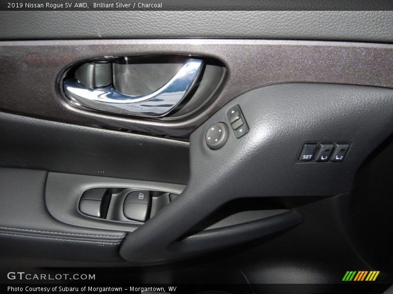 Brilliant Silver / Charcoal 2019 Nissan Rogue SV AWD