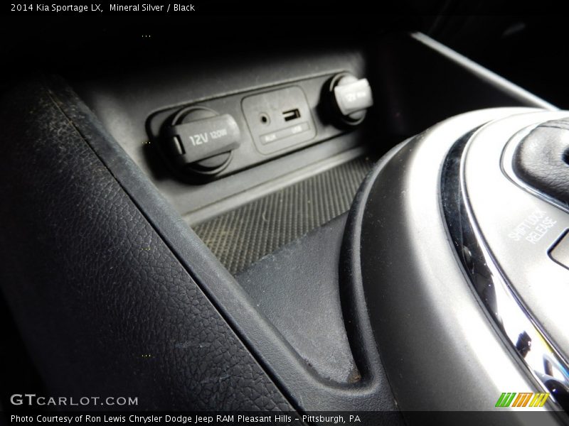 Mineral Silver / Black 2014 Kia Sportage LX