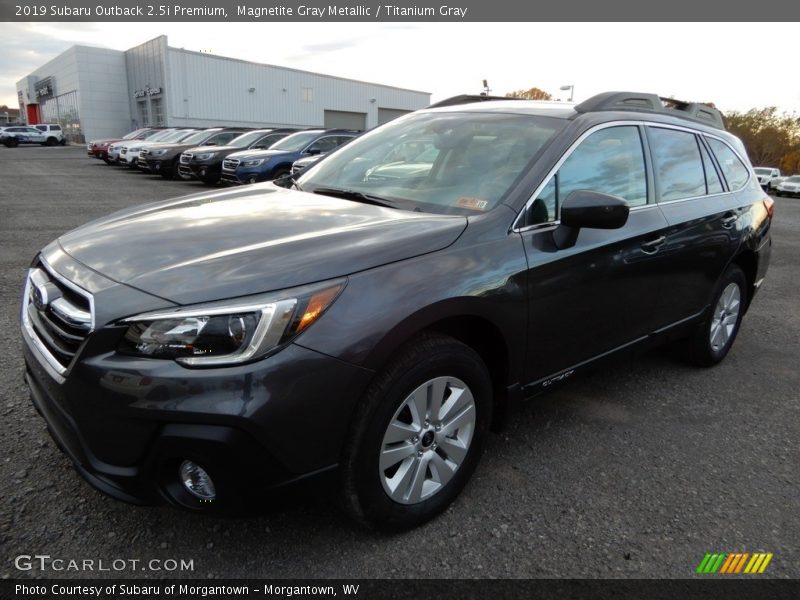 Magnetite Gray Metallic / Titanium Gray 2019 Subaru Outback 2.5i Premium
