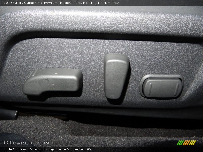 Magnetite Gray Metallic / Titanium Gray 2019 Subaru Outback 2.5i Premium