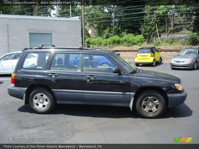Black Diamond Pearl / Gray 1999 Subaru Forester L