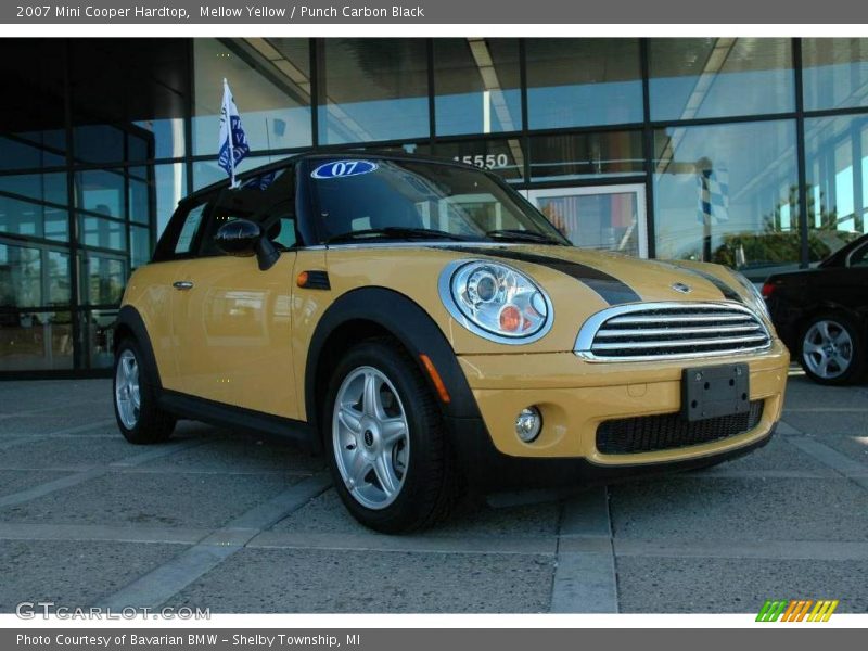 Mellow Yellow / Punch Carbon Black 2007 Mini Cooper Hardtop