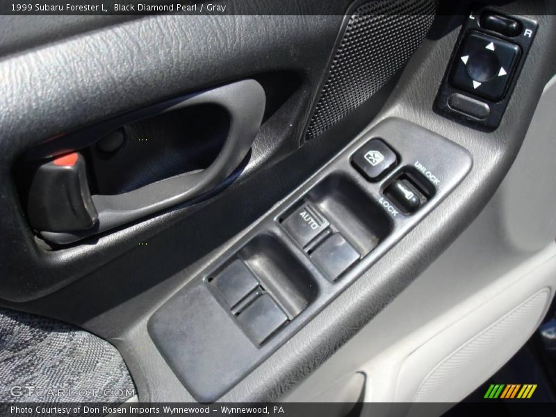 Black Diamond Pearl / Gray 1999 Subaru Forester L