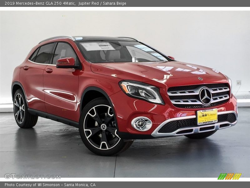 Front 3/4 View of 2019 GLA 250 4Matic