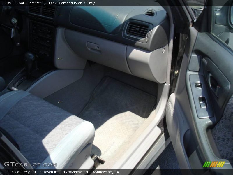 Black Diamond Pearl / Gray 1999 Subaru Forester L
