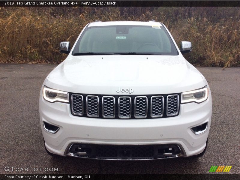 Ivory 3-Coat / Black 2019 Jeep Grand Cherokee Overland 4x4