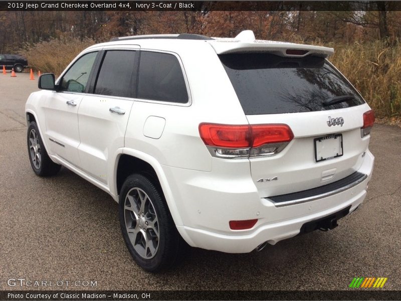 Ivory 3-Coat / Black 2019 Jeep Grand Cherokee Overland 4x4