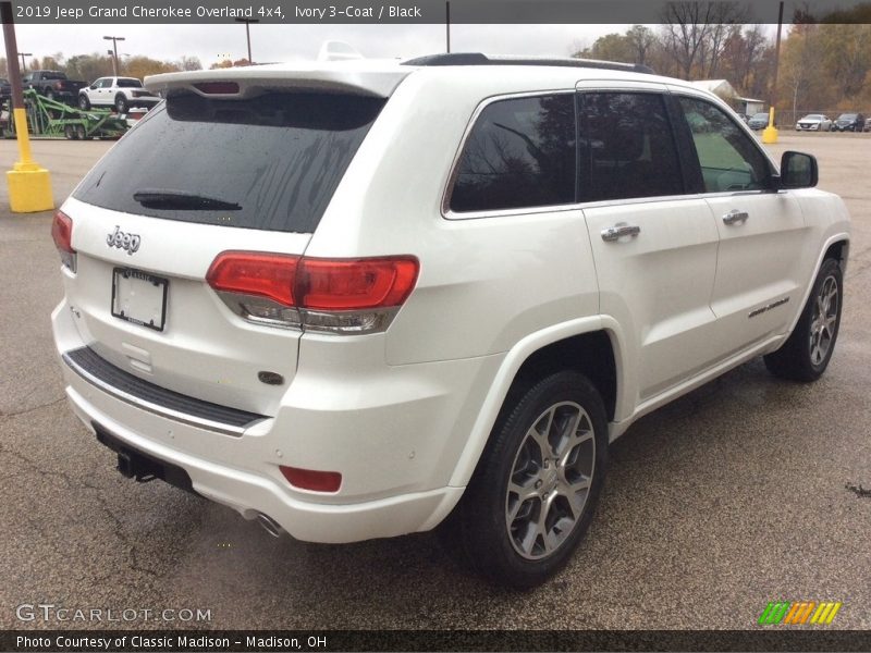 Ivory 3-Coat / Black 2019 Jeep Grand Cherokee Overland 4x4