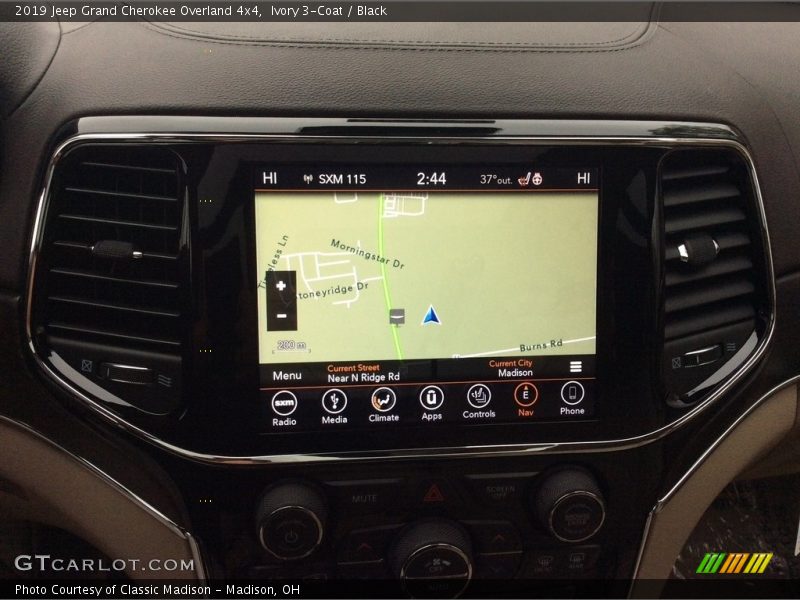 Ivory 3-Coat / Black 2019 Jeep Grand Cherokee Overland 4x4