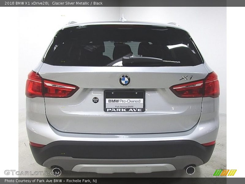 Glacier Silver Metallic / Black 2018 BMW X1 xDrive28i