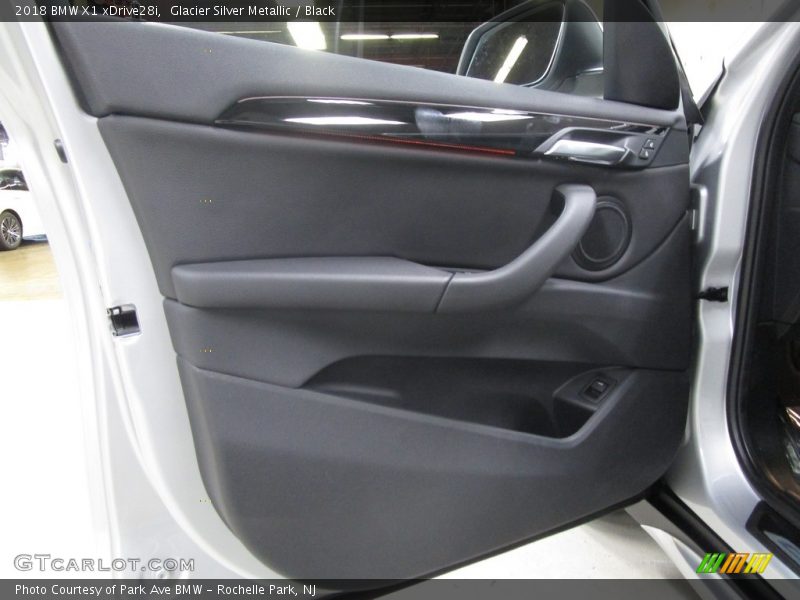 Glacier Silver Metallic / Black 2018 BMW X1 xDrive28i