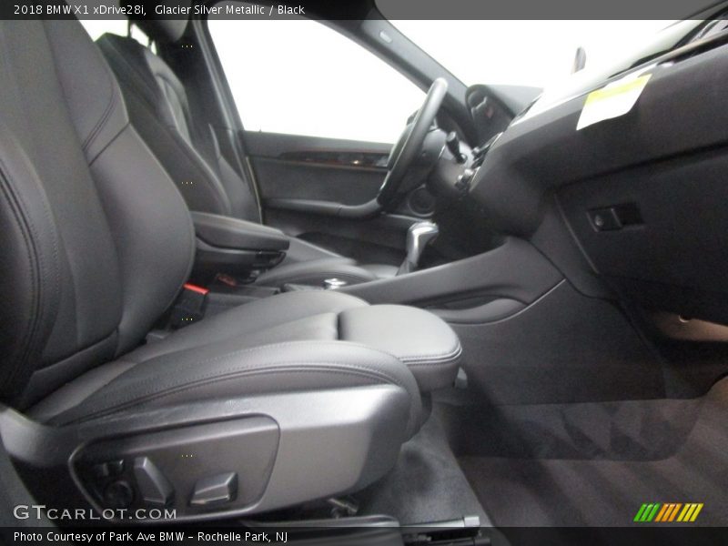 Glacier Silver Metallic / Black 2018 BMW X1 xDrive28i
