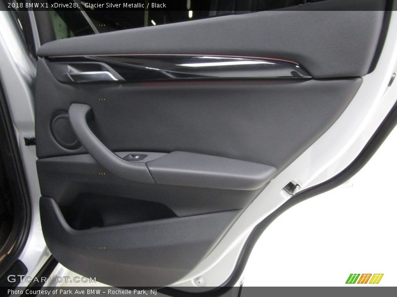 Glacier Silver Metallic / Black 2018 BMW X1 xDrive28i