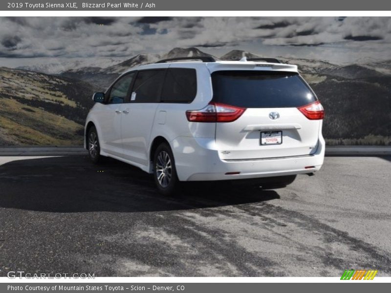 Blizzard Pearl White / Ash 2019 Toyota Sienna XLE
