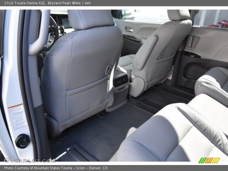Blizzard Pearl White / Ash 2019 Toyota Sienna XLE