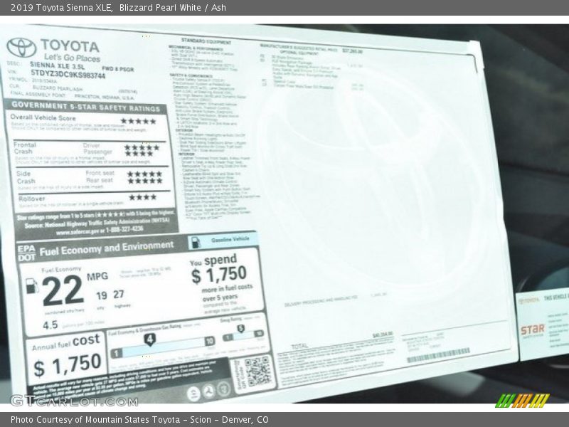 Blizzard Pearl White / Ash 2019 Toyota Sienna XLE