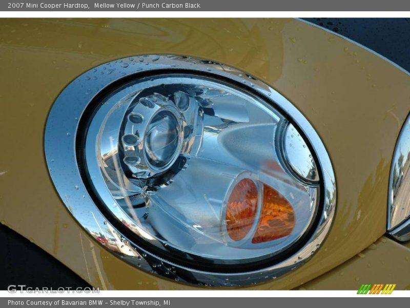 Mellow Yellow / Punch Carbon Black 2007 Mini Cooper Hardtop