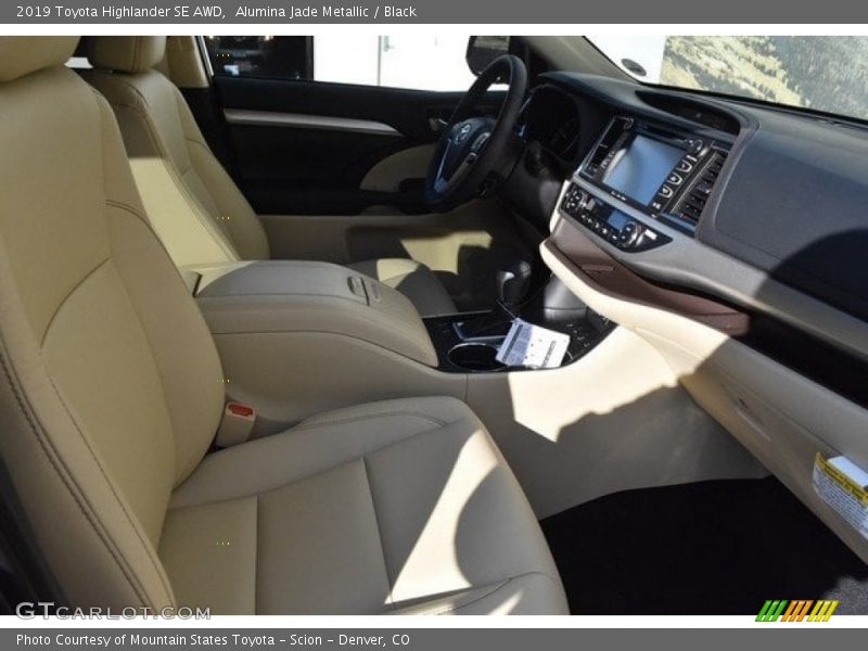 Alumina Jade Metallic / Black 2019 Toyota Highlander SE AWD