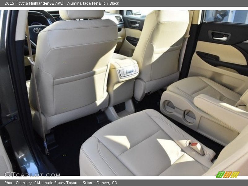 Alumina Jade Metallic / Black 2019 Toyota Highlander SE AWD