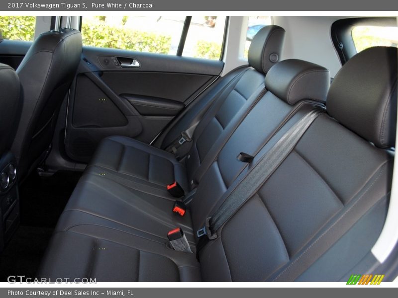 Pure White / Charcoal 2017 Volkswagen Tiguan S
