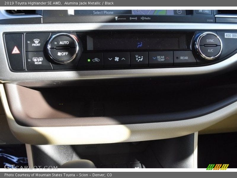 Alumina Jade Metallic / Black 2019 Toyota Highlander SE AWD